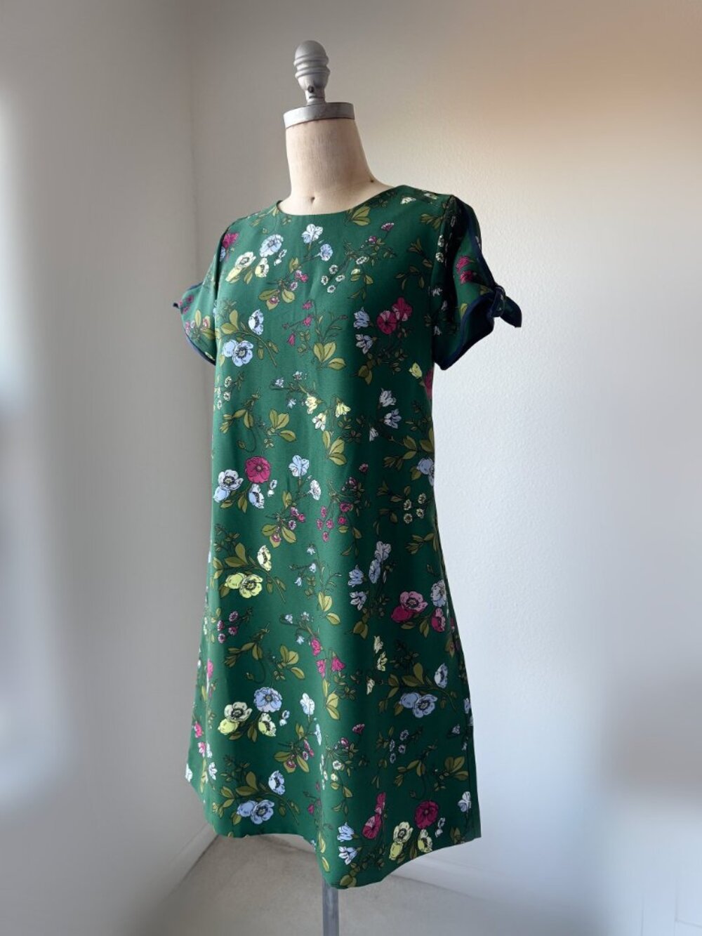 Ann Taylor Green Floral Shift Dress Size 6 Tie Sleeve Botanical Print